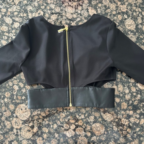 Guess by Marciano long sleeve wrap front crop top with vegan leather waist - Picture 2 of 3
